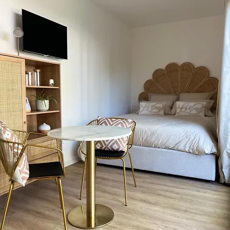 La De Coeurs Avec Jacuzzi Vakantiehuis *